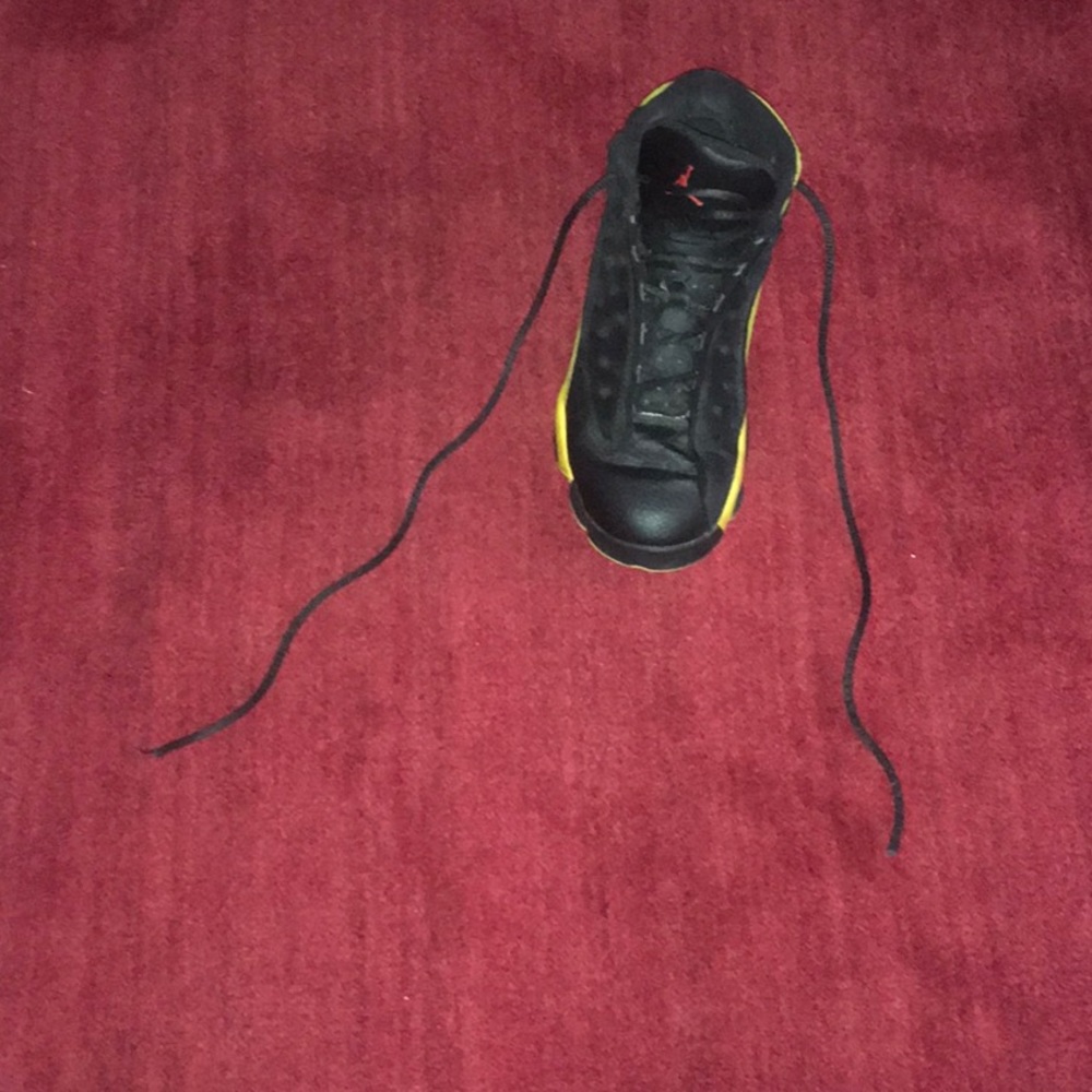 Jordan 13 Retro Yellow And Black